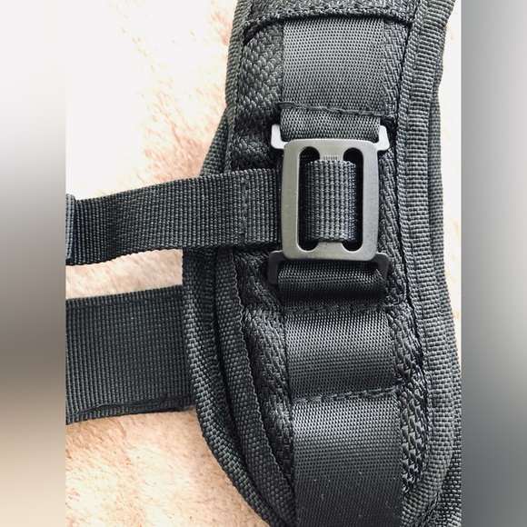 Kengel Double Camera Strap - Picture 5 of 7